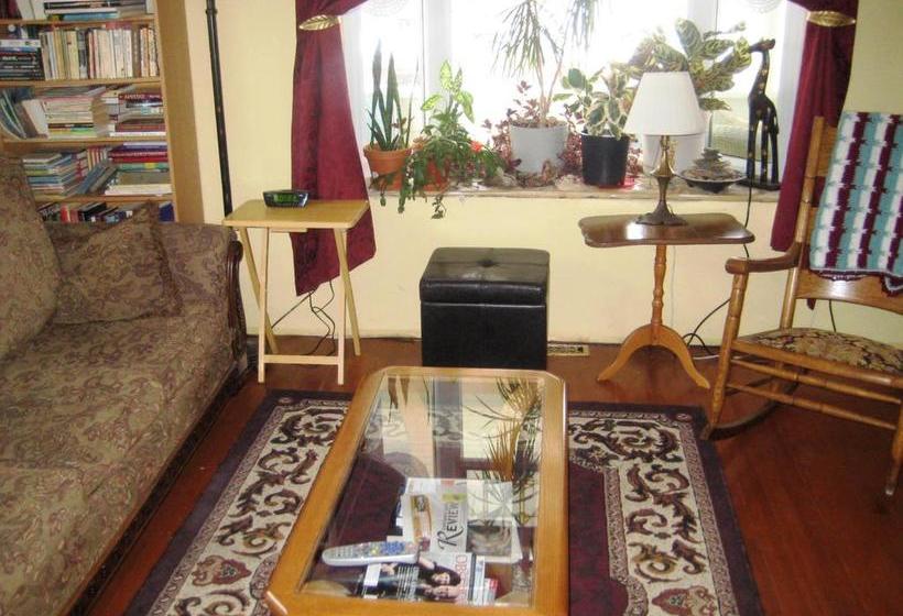 Phoenix House B&b | Stettler | Alberta | Canada 8