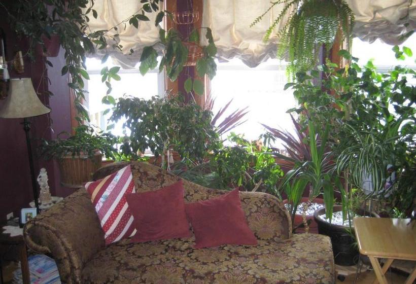 Phoenix House B&b | Stettler | Alberta | Canada 9