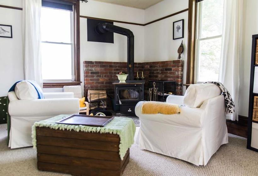 Laura S Bed & Breakfast | Kingston | Ontario | Canada 3