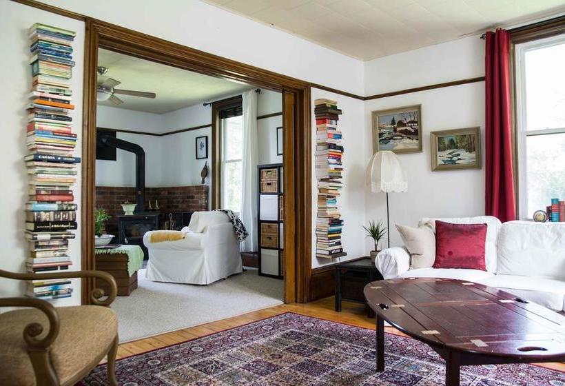 Laura S Bed & Breakfast | Kingston | Ontario | Canada 4