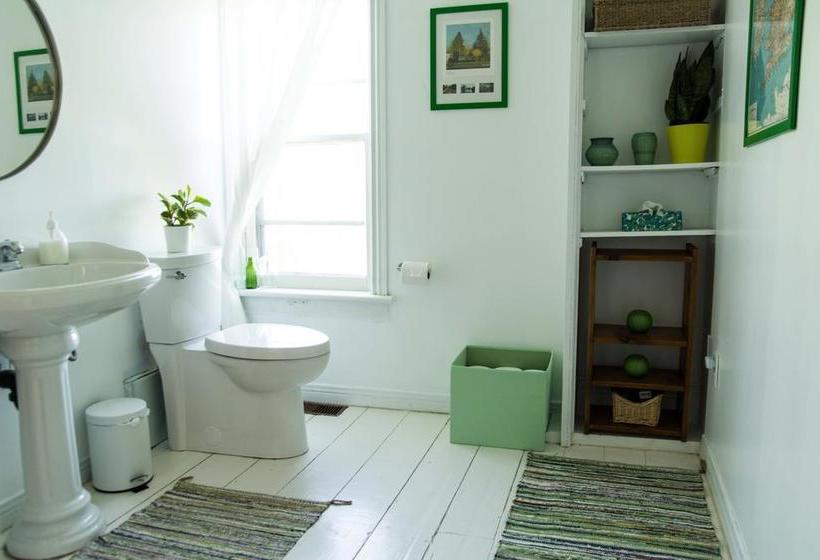 Laura S Bed & Breakfast | Kingston | Ontario | Canada 6