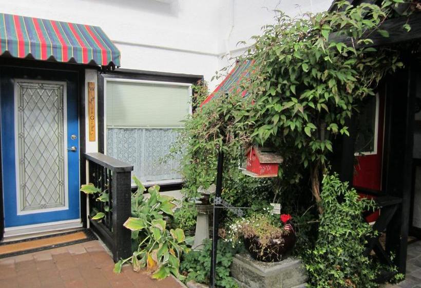 Bed and Breakfast Heathergate Cottage And Suites | Victoria | British Columbia | Canada 13