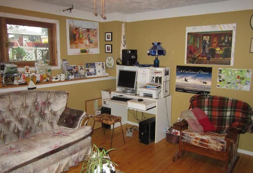 Hostel Beez Kneez Bakpakers | Whitehorse | Yukon Territory | Canada 4