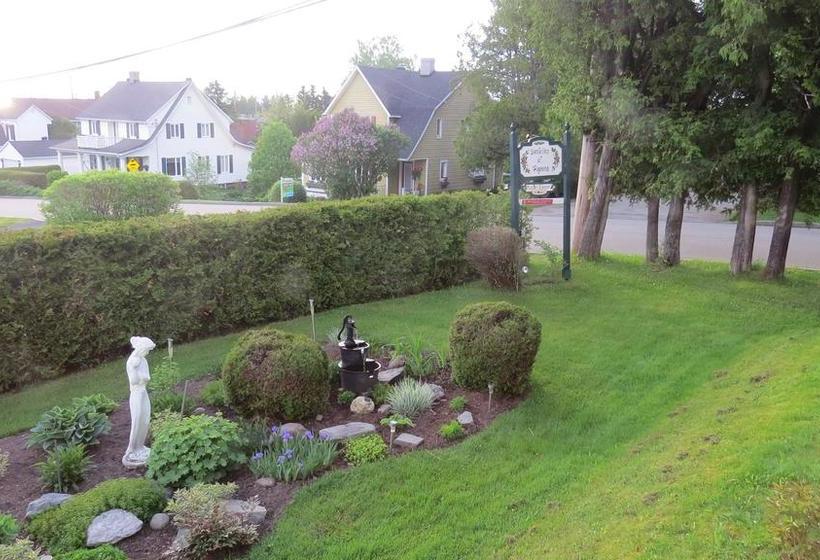 Bed and Breakfast Gite Dentelles Et Pignons | La Malbaie | Quebec | Canada 12