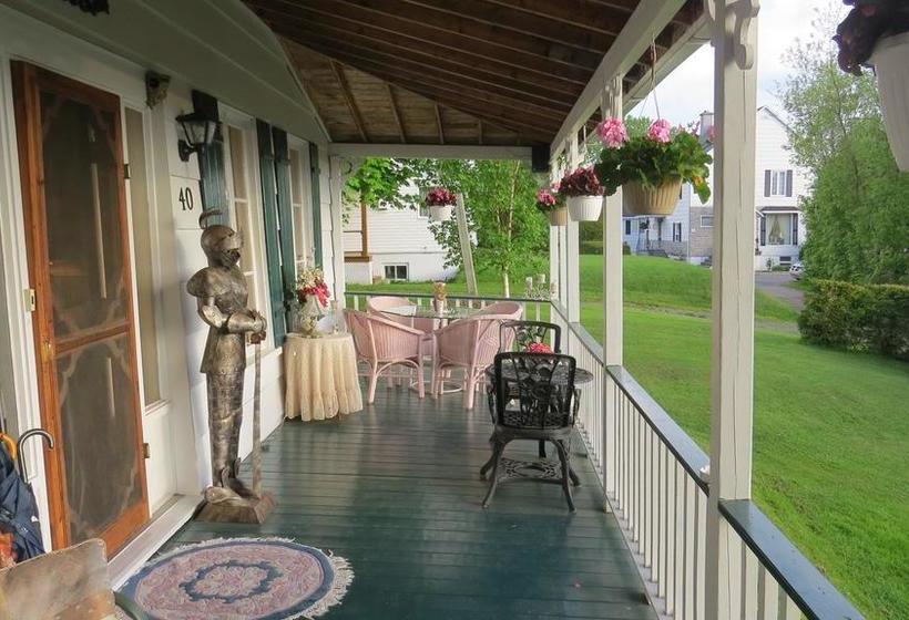 Bed and Breakfast Gite Dentelles Et Pignons | La Malbaie | Quebec | Canada 14