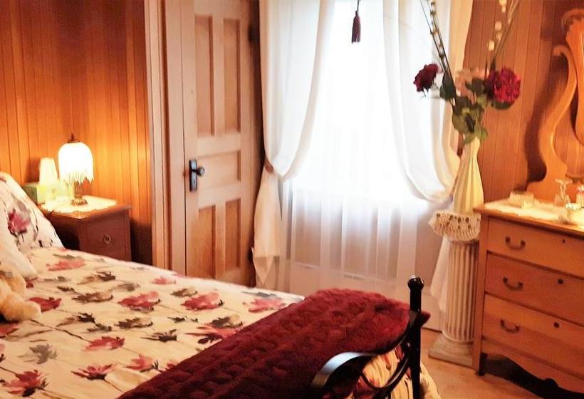 Bed and Breakfast Maison Des Lilas | La Malbaie | Quebec | Canada 10