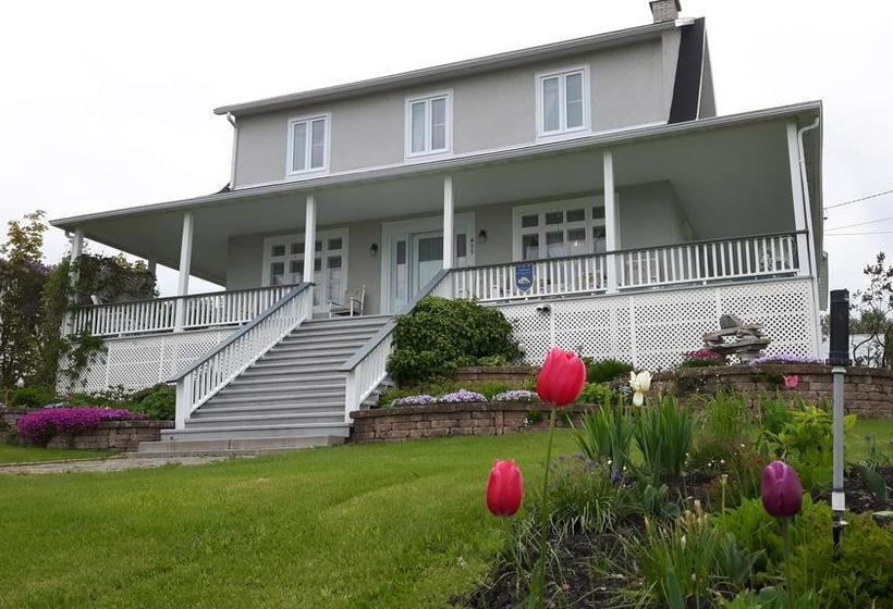 Bed and Breakfast Maison Des Lilas | La Malbaie | Quebec | Canada 2