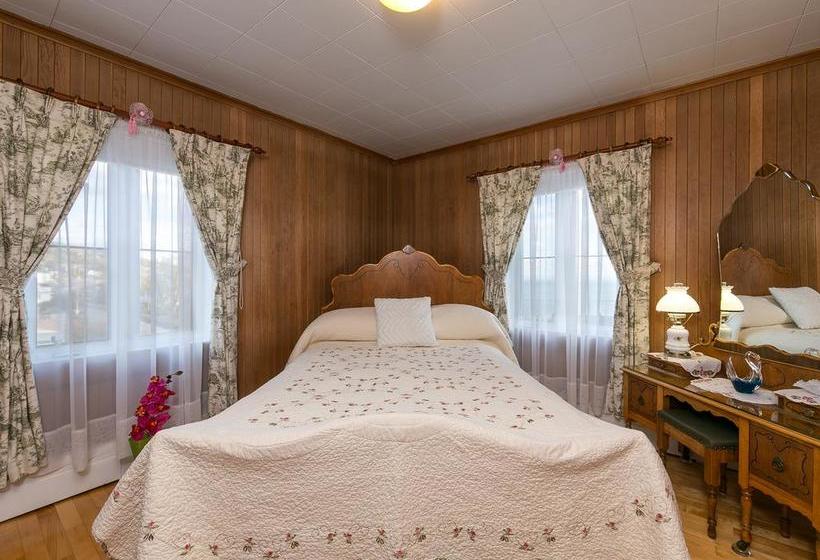 Bed and Breakfast Maison Des Lilas | La Malbaie | Quebec | Canada 8