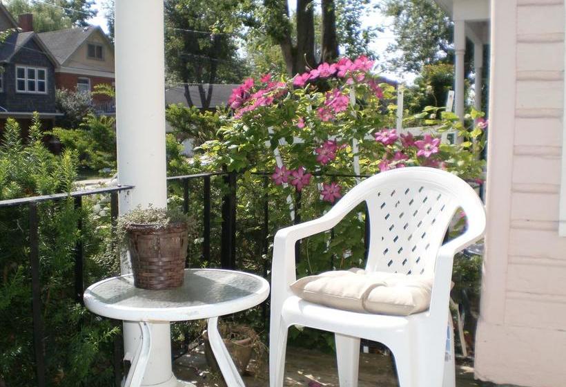 Bed and Breakfast Elizabeth S Rose Cottage | Kingston | Ontario | Canada 1