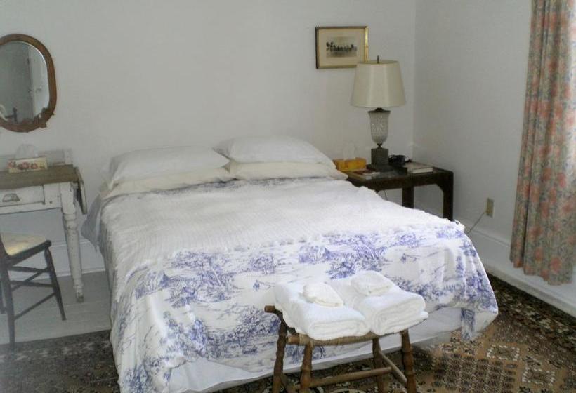 Bed and Breakfast Elizabeth S Rose Cottage | Kingston | Ontario | Canada 3
