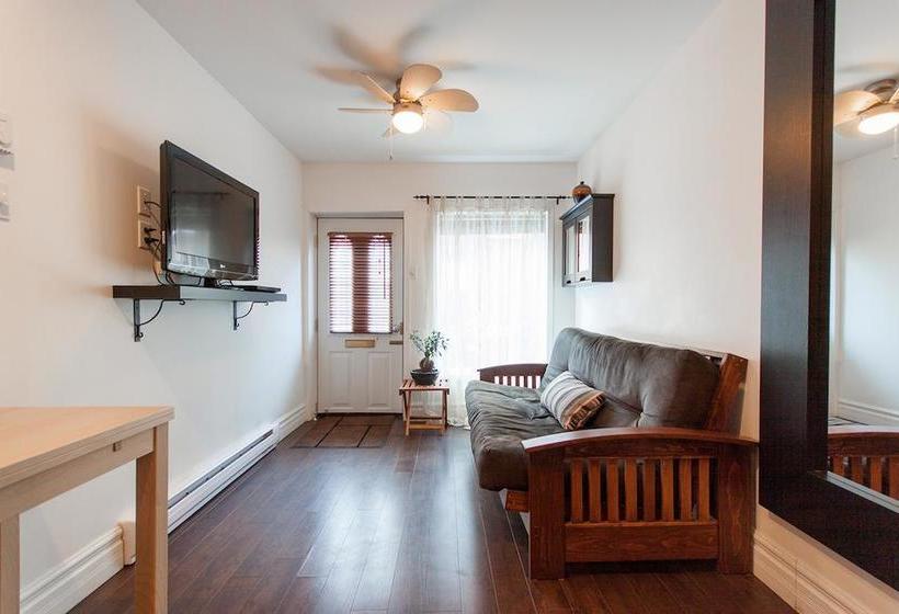 Bed And Breakfast Du Village  Bbv | Montreal | Quebec | Canada 9