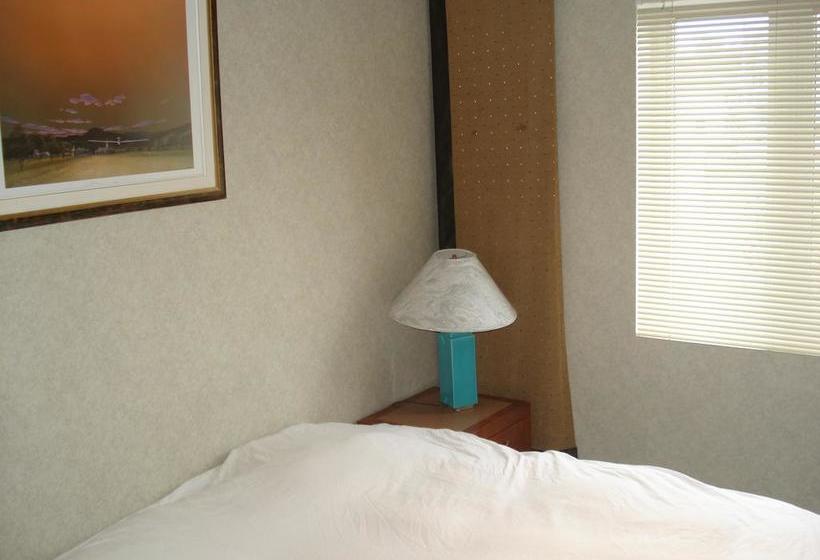 Hostel Les Dortoirs De L Espace Globetrotter | Rimouski | Quebec | Canada 14