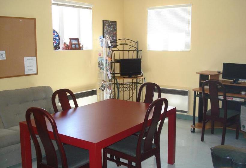 Hostel Les Dortoirs De L Espace Globetrotter | Rimouski | Quebec | Canada 19