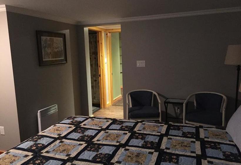 Old Rocky Brook Road Bed & Breakfast