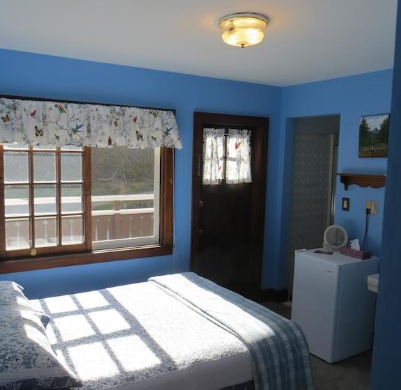 Bed and Breakfast Northland Lodge | Waterton Park | Alberta | Canada 17