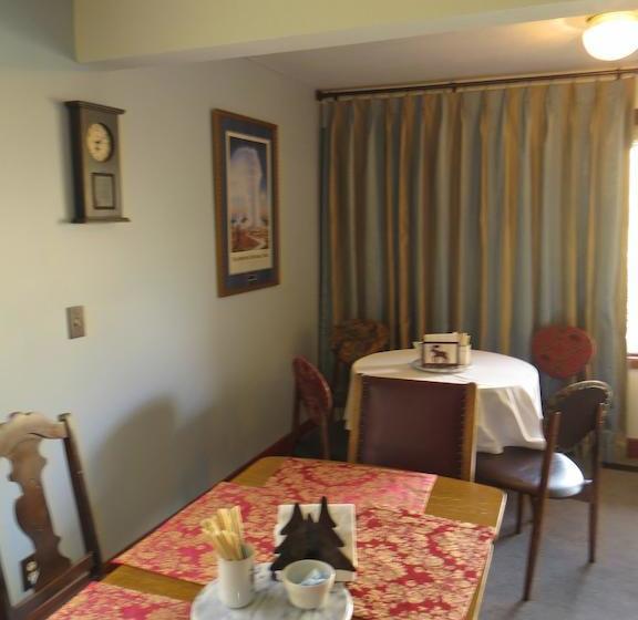 Bed and Breakfast Northland Lodge | Waterton Park | Alberta | Canada 18