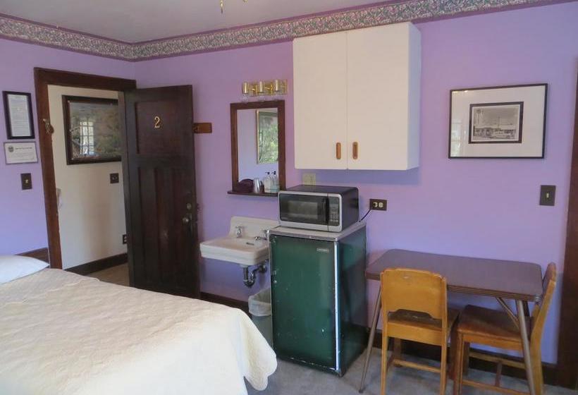 Bed and Breakfast Northland Lodge | Waterton Park | Alberta | Canada 6