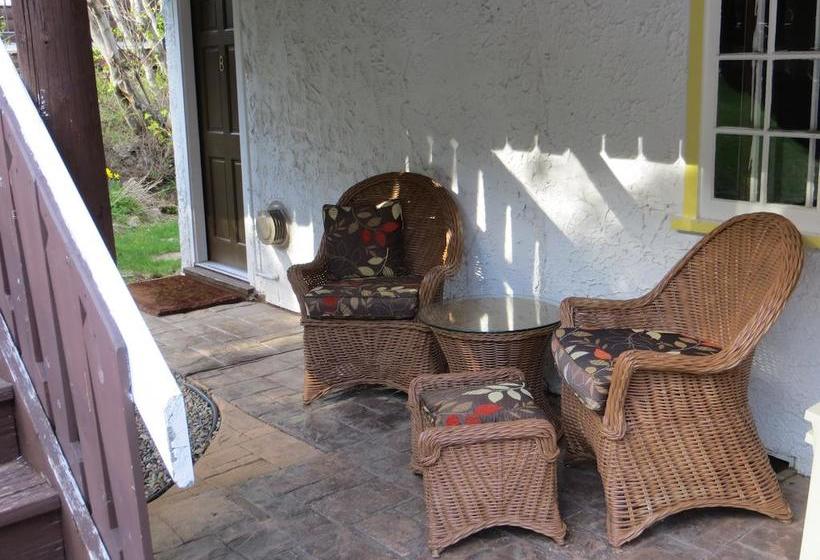 Bed and Breakfast Northland Lodge | Waterton Park | Alberta | Canada 8