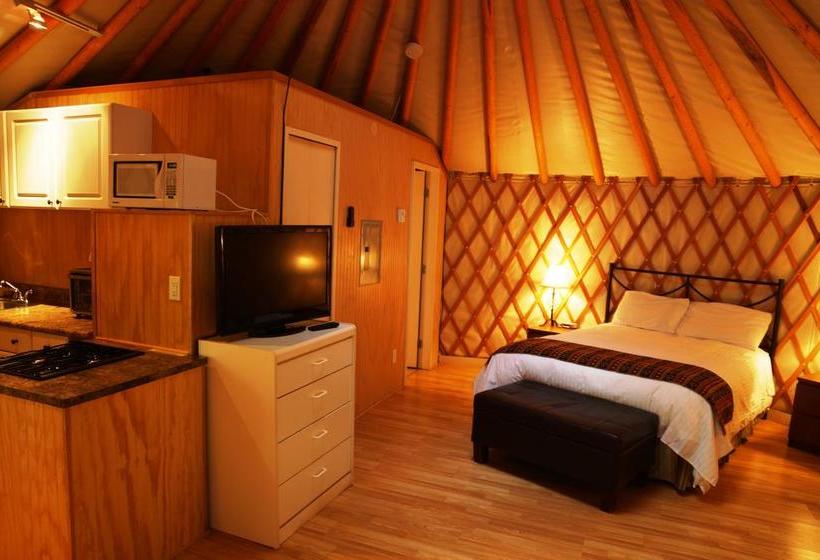 Riverbend Rv Resort And Cottages | Parksville | British Columbia | Canada 15