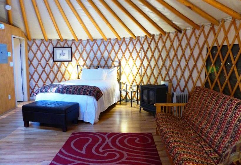 Riverbend Rv Resort And Cottages | Parksville | British Columbia | Canada 3