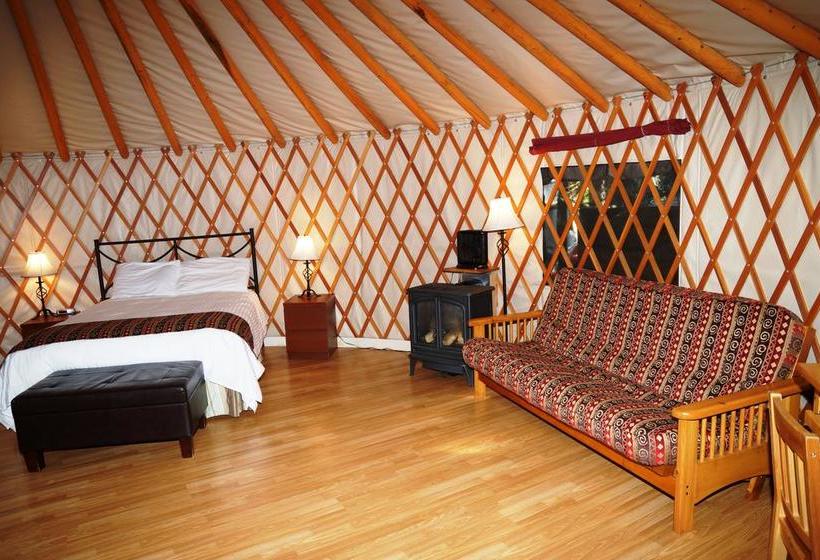 Riverbend Rv Resort And Cottages | Parksville | British Columbia | Canada 8