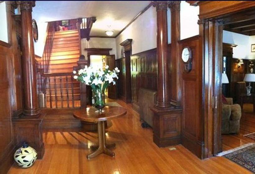 The Columns Bed & Breakfast Manitoba