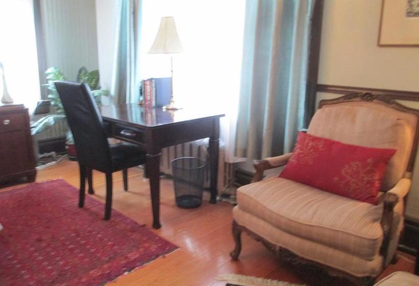 The Columns Bed & Breakfast | Winnipeg | Manitoba | Canada 1