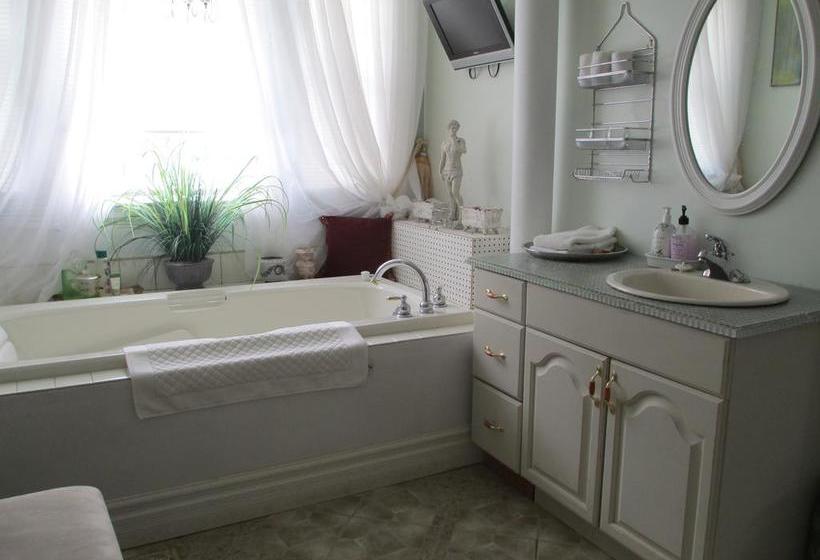 The Columns Bed & Breakfast | Winnipeg | Manitoba | Canada 10