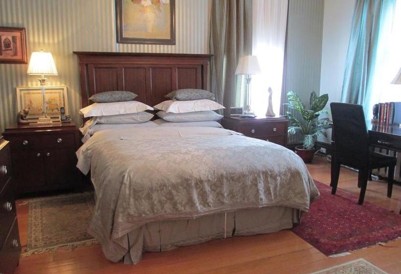 The Columns Bed & Breakfast | Winnipeg | Manitoba | Canada 14