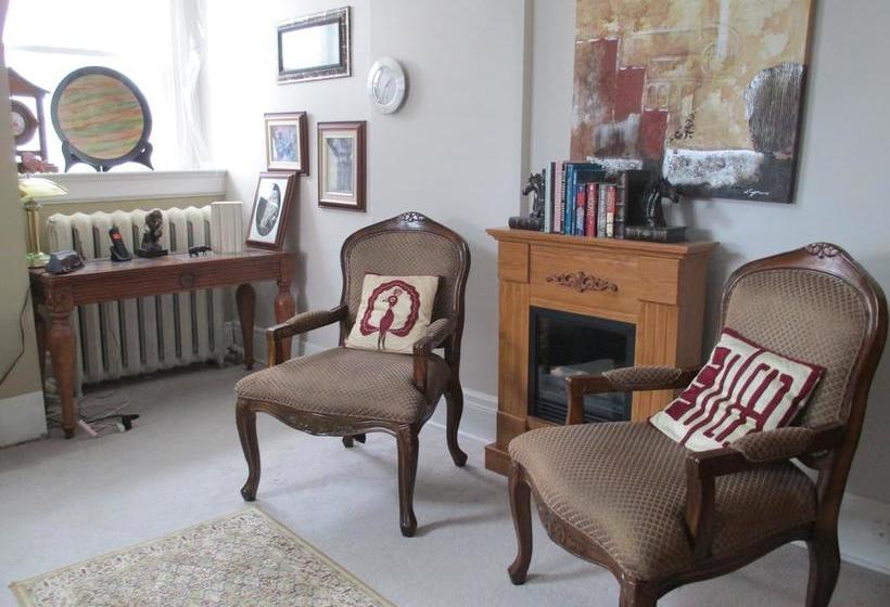 The Columns Bed & Breakfast | Winnipeg | Manitoba | Canada 8