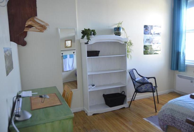 Hostel Auberge Internationale Le Tangon | Sept-Iles | Quebec | Canada 9