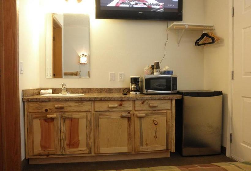 Motel Bear S Den Lodge | Shaunavon | Saskatchewan | Canada 5