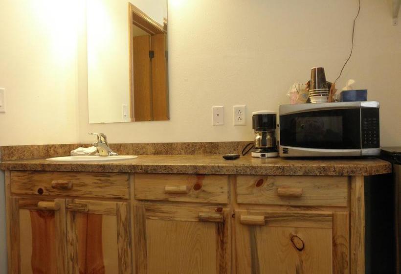 Motel Bear S Den Lodge | Shaunavon | Saskatchewan | Canada 6