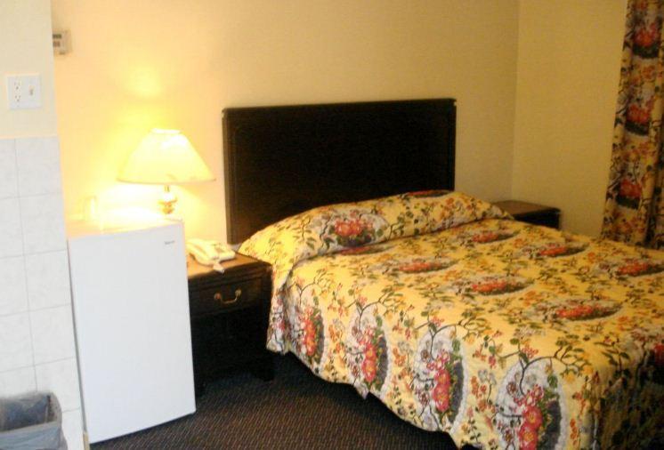 Wayfare Motel | Guelph | Ontario | Canada 7