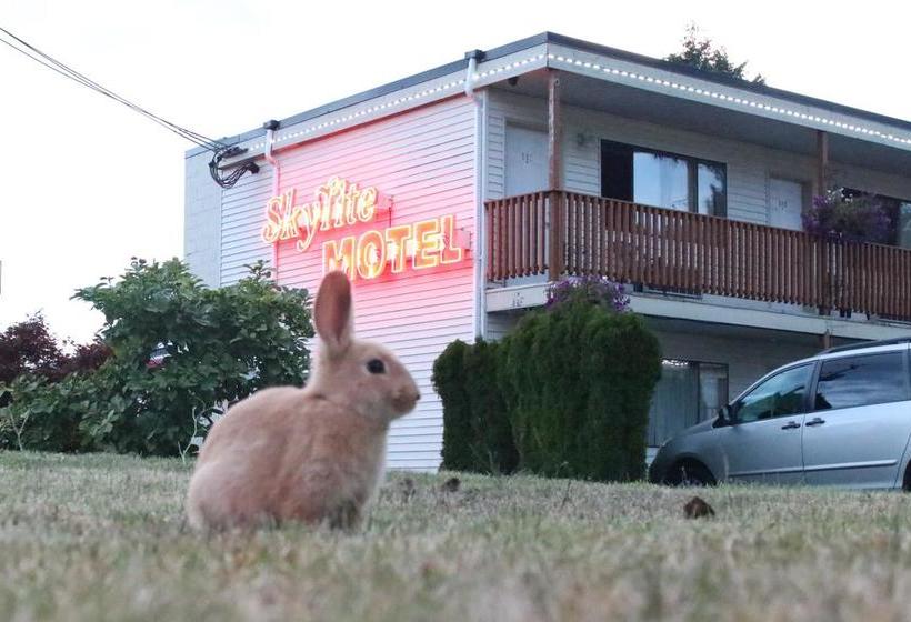 Skylite Motel | Parksville | British Columbia | Canada 2