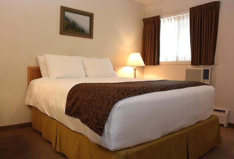 Swiss Chalet Motel | Revelstoke | British Columbia | Canada 5