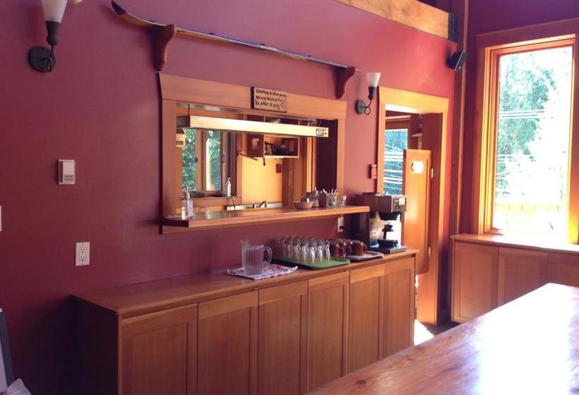 Hostel Alpine Lodge Whistler | Whistler | British Columbia | Canada 4