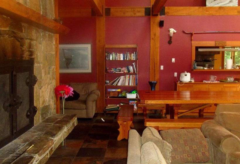 Hostel Alpine Lodge Whistler | Whistler | British Columbia | Canada 6