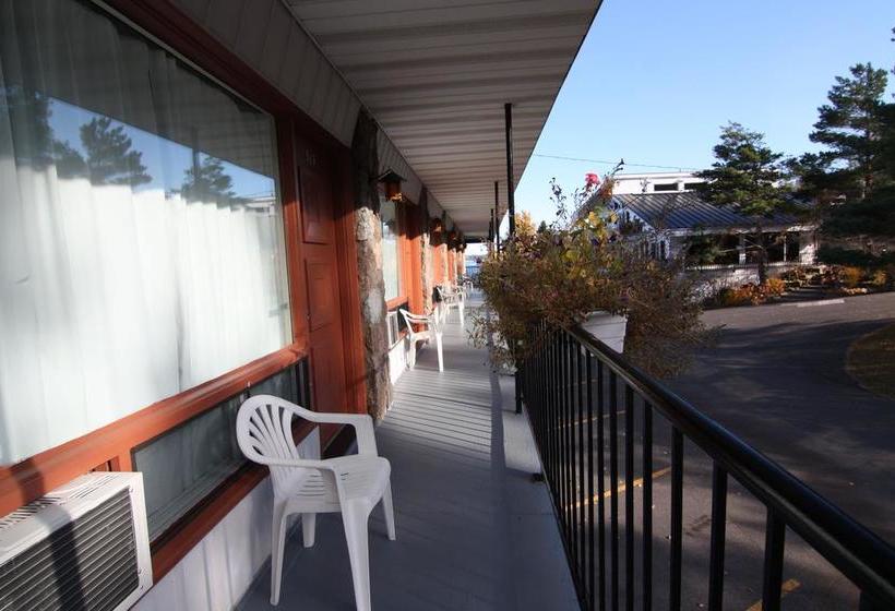 Motel Panoramique | Saguenay | Quebec | Canada 5