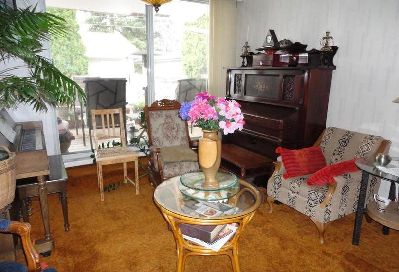 Northern Lights Bed & Breakfast | Edmonton | Alberta | Canada 17