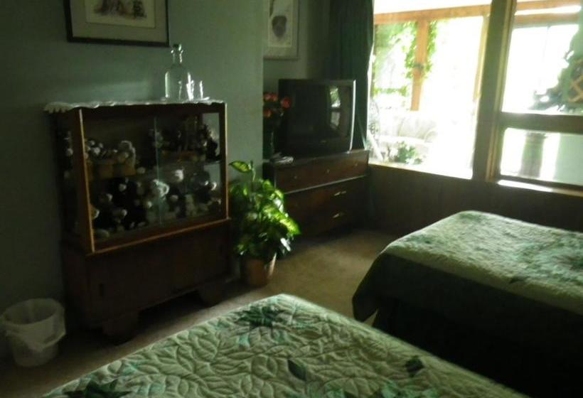 Beach Estates Inn Bed And Breakfast | Nanaimo | British Columbia | Canada 12