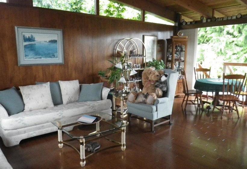 Beach Estates Inn Bed And Breakfast | Nanaimo | British Columbia | Canada 7