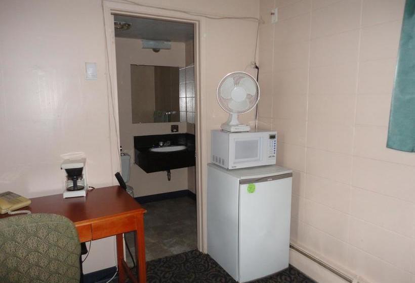 Matador Motel | Drayton Valley | Alberta | Canada 13