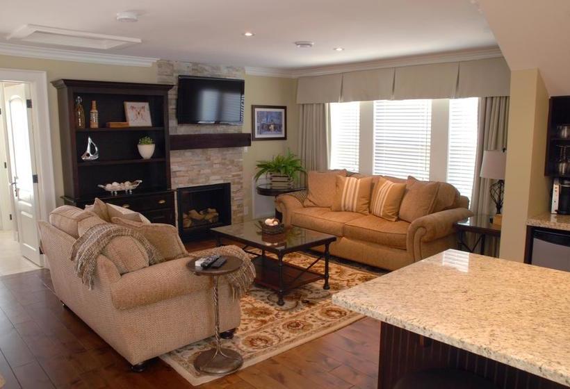 Resort 124 On Queen Hotel & Spa