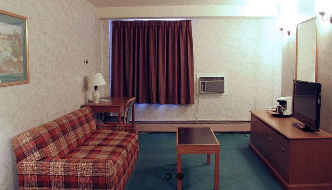 Hotel Blue Bird | Melfort | Saskatchewan | Canada 10