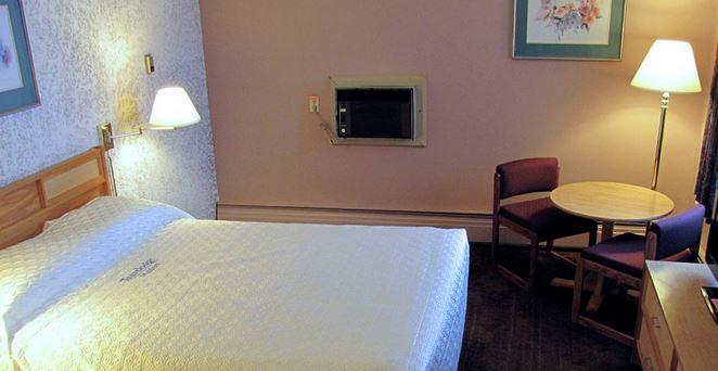 Hotel Blue Bird | Melfort | Saskatchewan | Canada 12