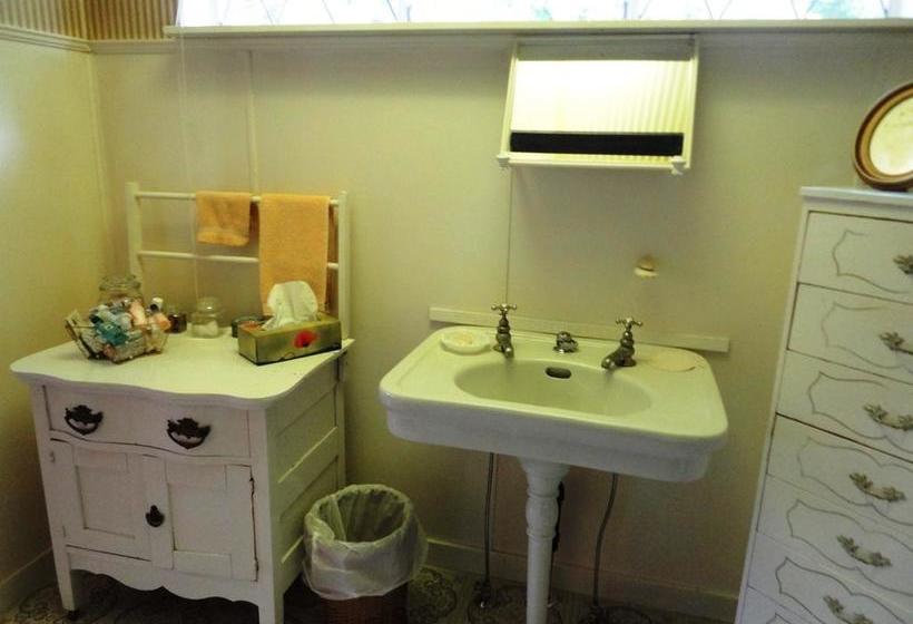 Riverbank B&b | Campbell River | British Columbia | Canada 1