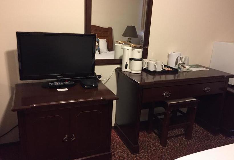 Hotel Hot Spring Villa | Harrison hot Springs | British Columbia | Canada 11