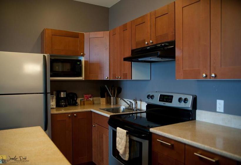 Hotel Beyond Bliss Suites & Spa | Powell River | British Columbia | Canada 14