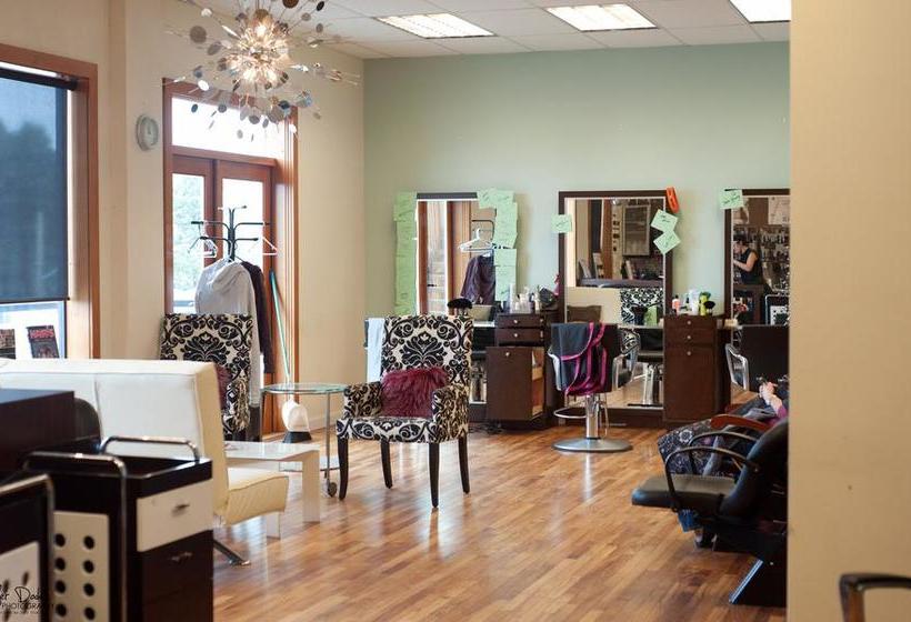 Hotel Beyond Bliss Suites & Spa | Powell River | British Columbia | Canada 16